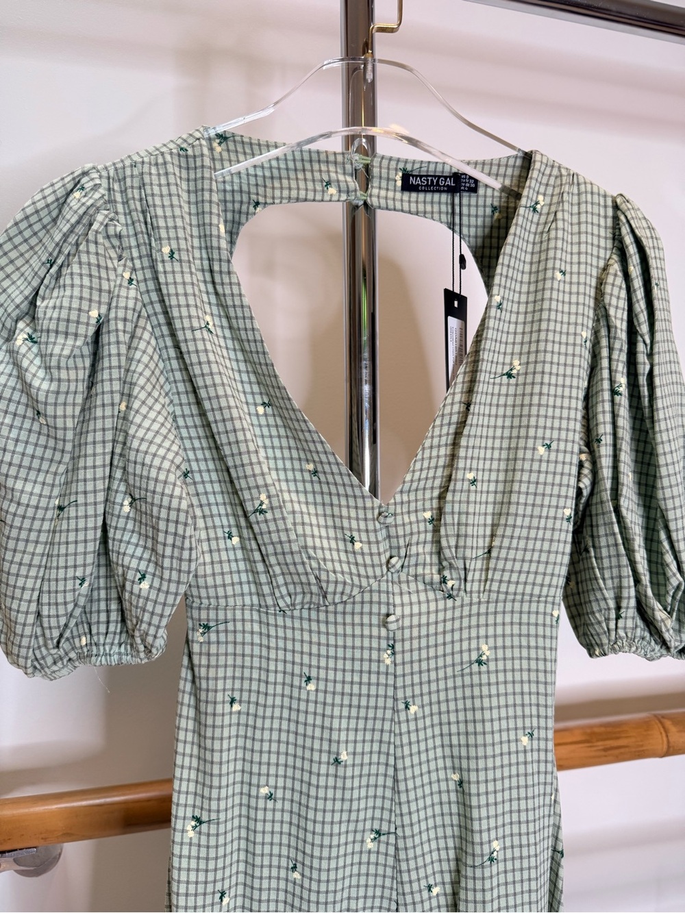 Nasty Gal Green Gingham Floral Puff Sleeve Midi Dress US 0 NWT - Picture 2 of 4